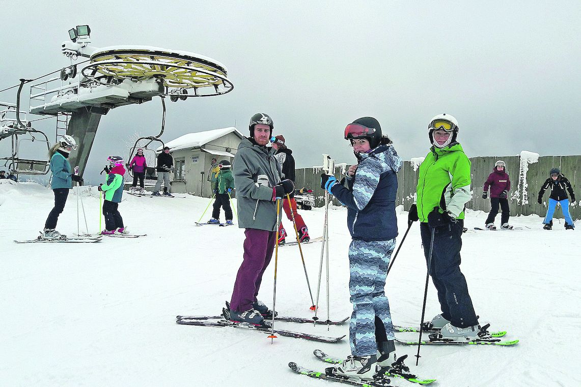 V Jeseníkách se lyžuje prakticky všude, například ve skiareálu Proskil v Branné. 
