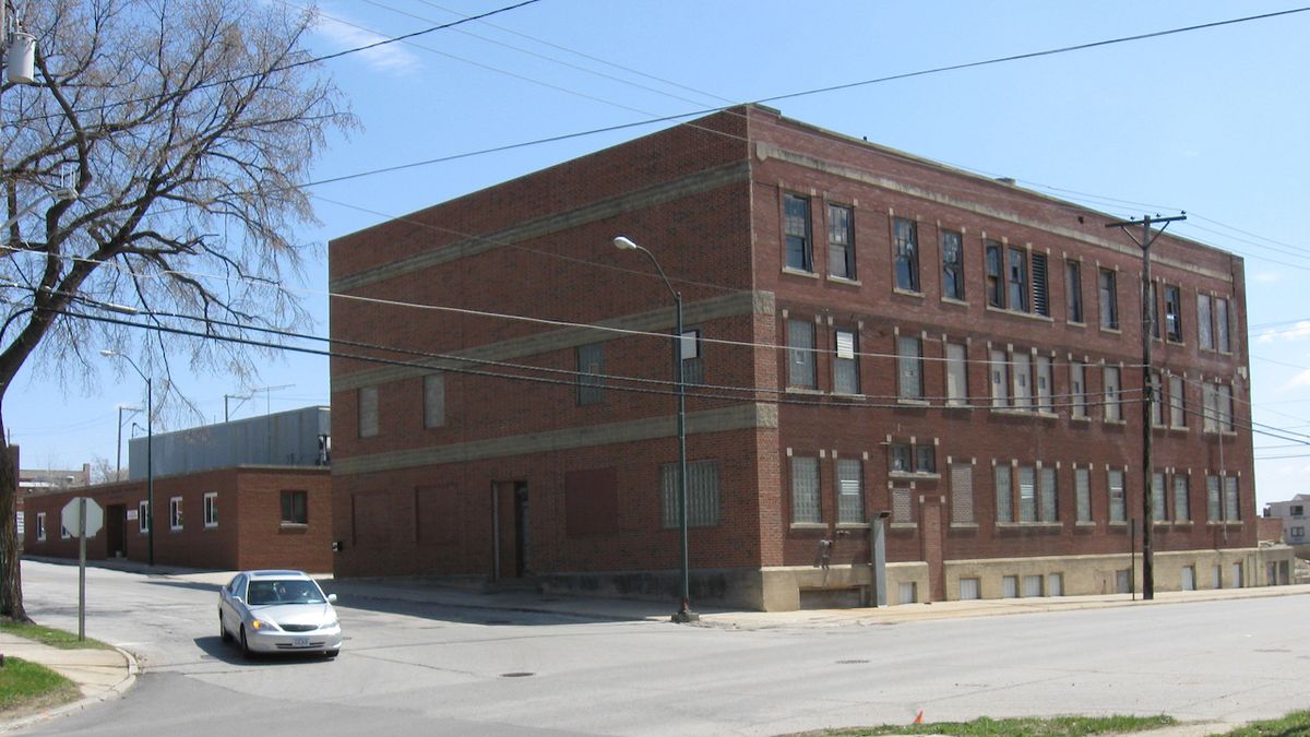 Opuštěná továrna Rosedale Dairy ve Fort Dodge v Iowě, kde se dlouhodobě vyráběly zmrzliny Eskimo Pie.