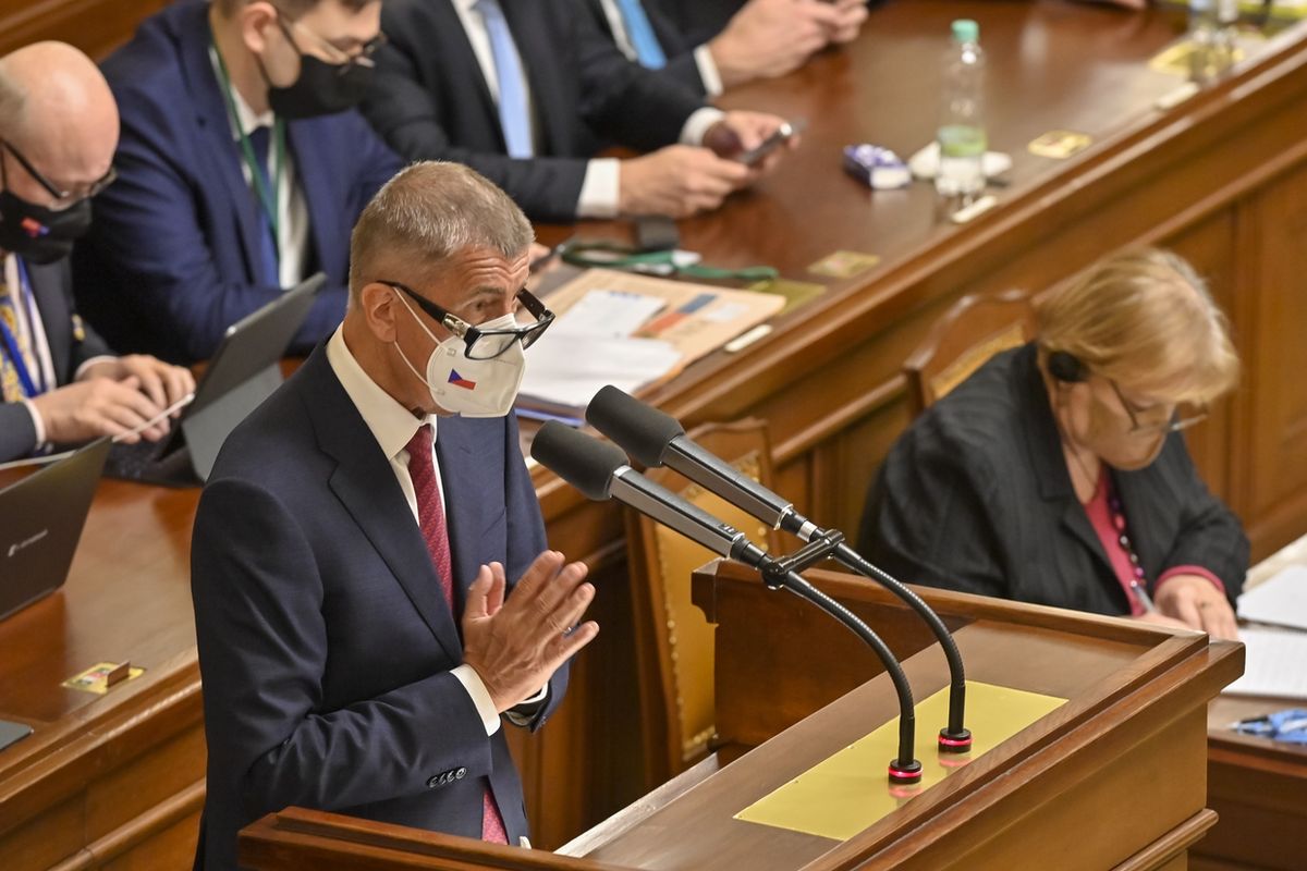 Bývalý premiér Andrej Babiš hovoří při jednání sněmovny o vyslovení důvěry vládě Petra Fialy, 13. ledna 2022 v Praze.