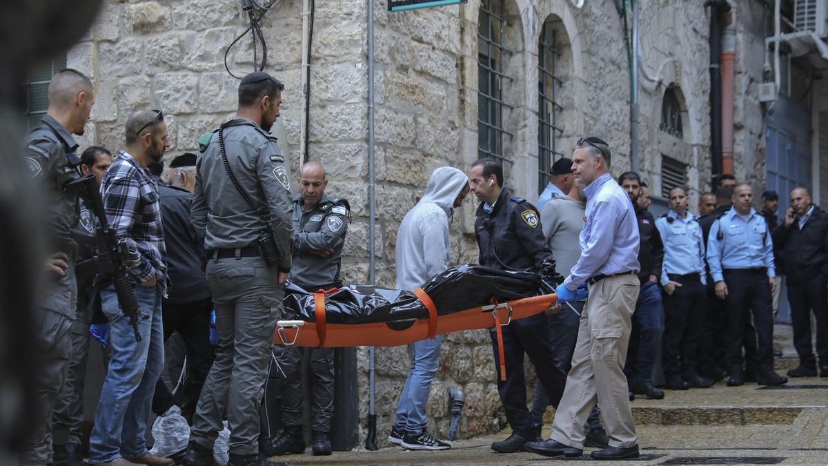 Palestinec zastřelil v Jeruzalémě Izraelce, další čtyři zranil