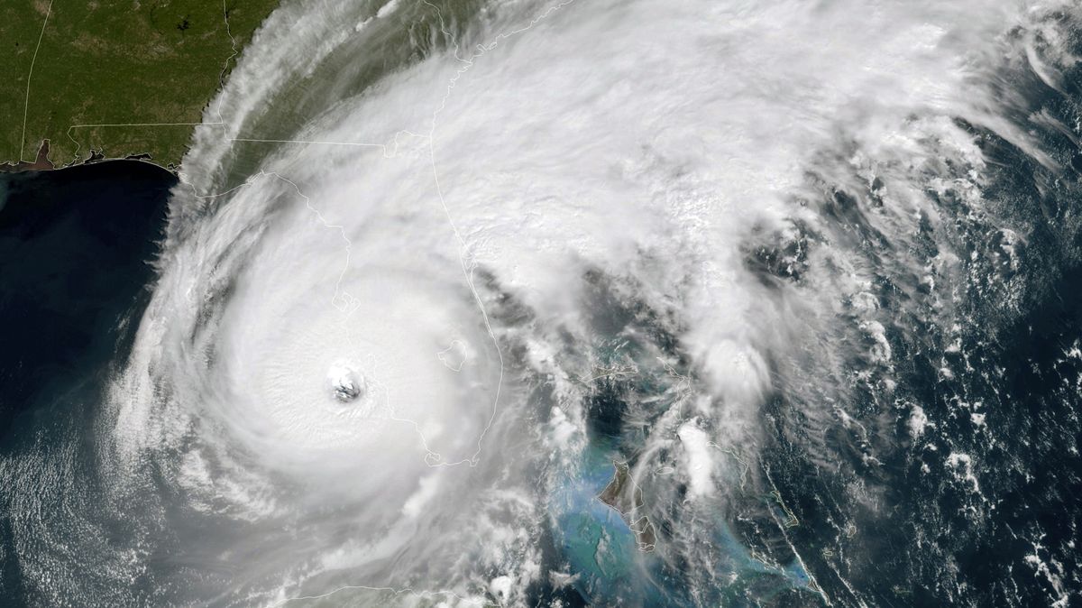 Nebezpečný hurikán Ian je u Floridy. Čeká nás strašlivý den či dva, varoval guvernér