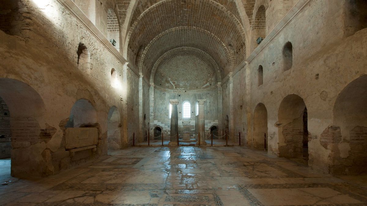 Archeologové hlásí odhalení hrobu svatého Mikuláše