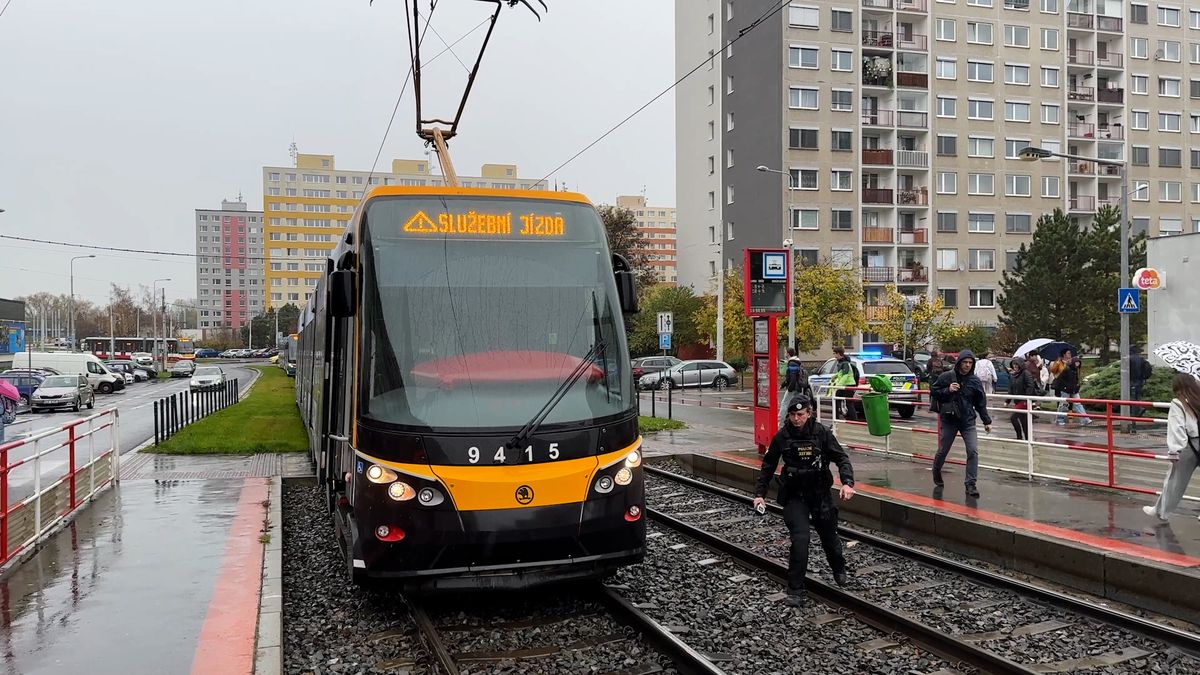 Tramvaj srazila v Praze devítiletou dívku