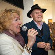 Jaroslav Němeček letos v únoru oslaví 80. narozeniny, první číslo Čtyřlístku nakreslil a napsal v roce 1969.