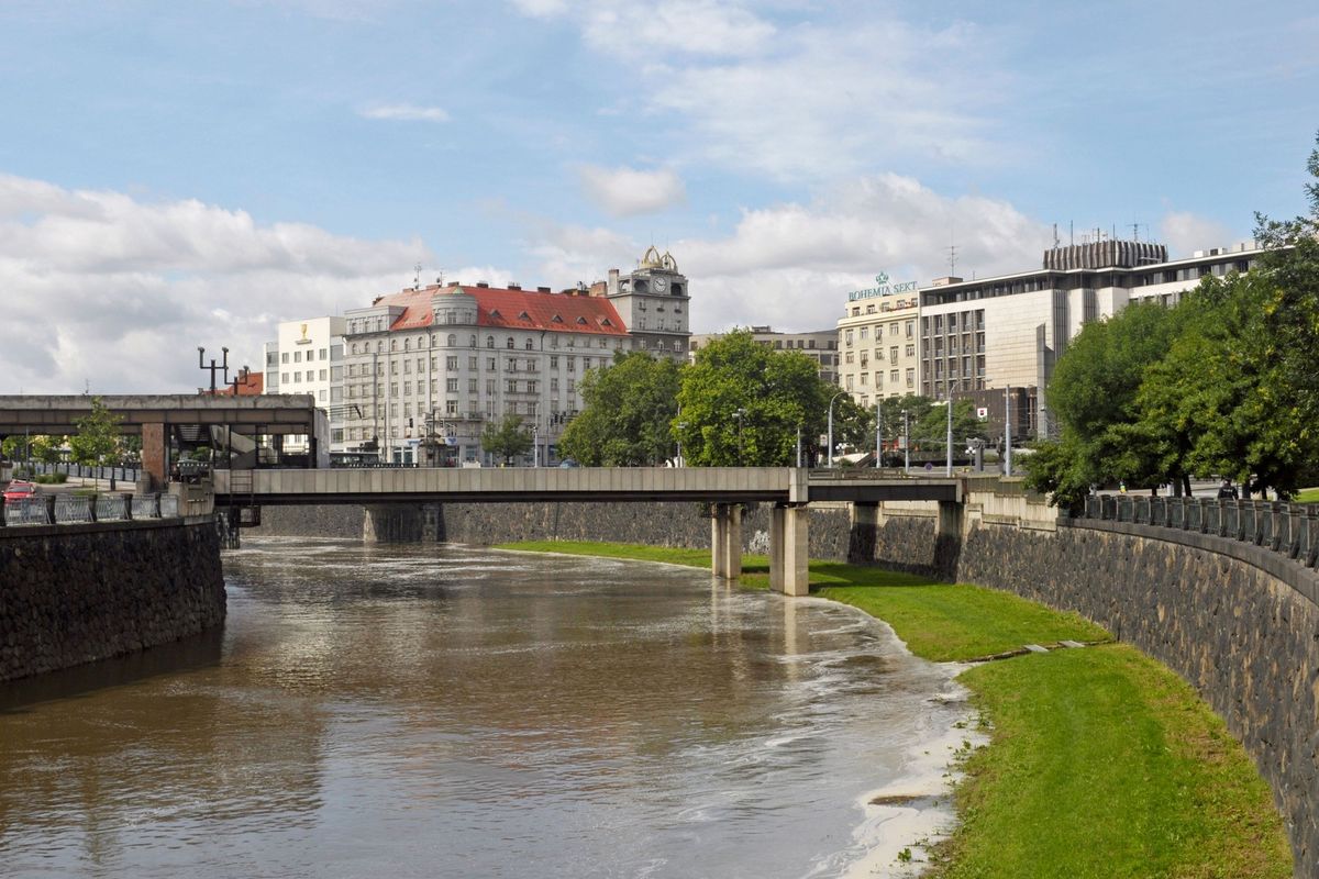 Na lidskou lebku v centru Plzně upozornila slovenská turistka na sociálních sítích