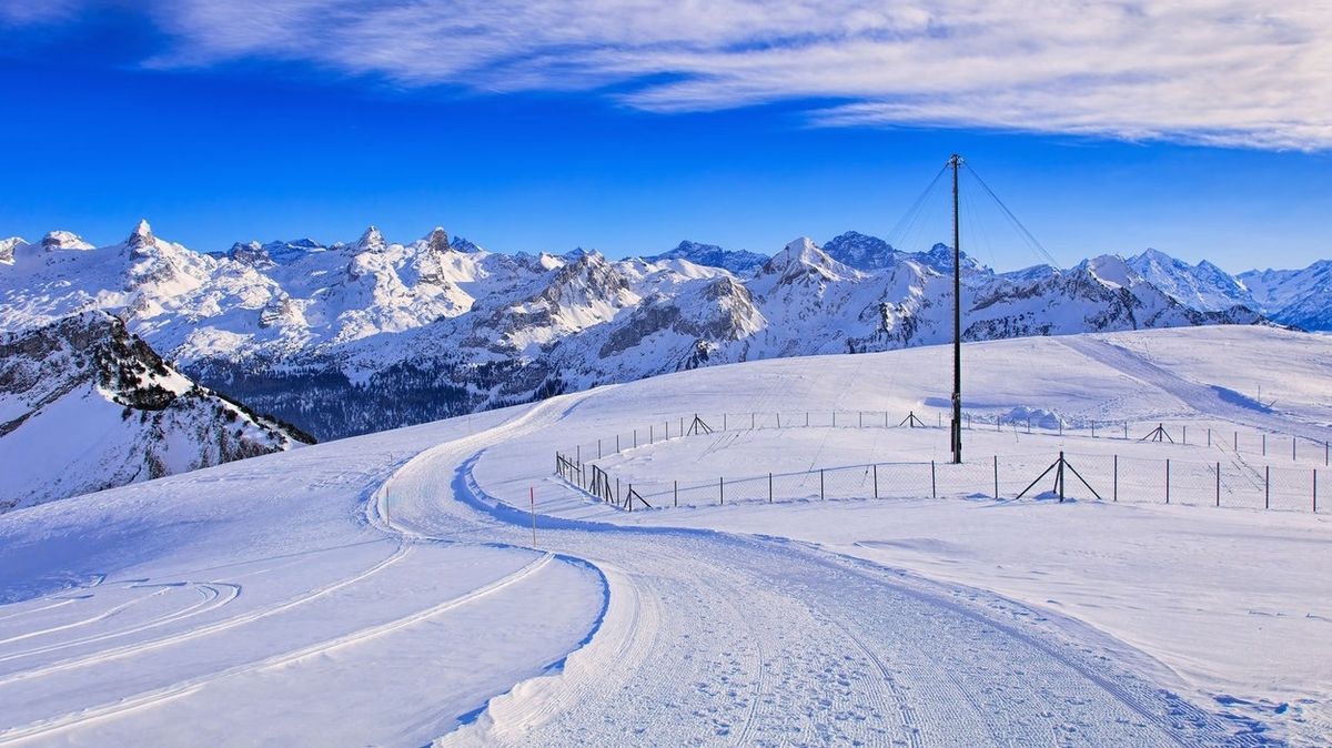 Milovníci lyžování mají smůlu, Švýcarsko zavírá skiareály