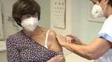 Fakultní nemocnice Královské Vinohrady spustila očkování proti koronaviru