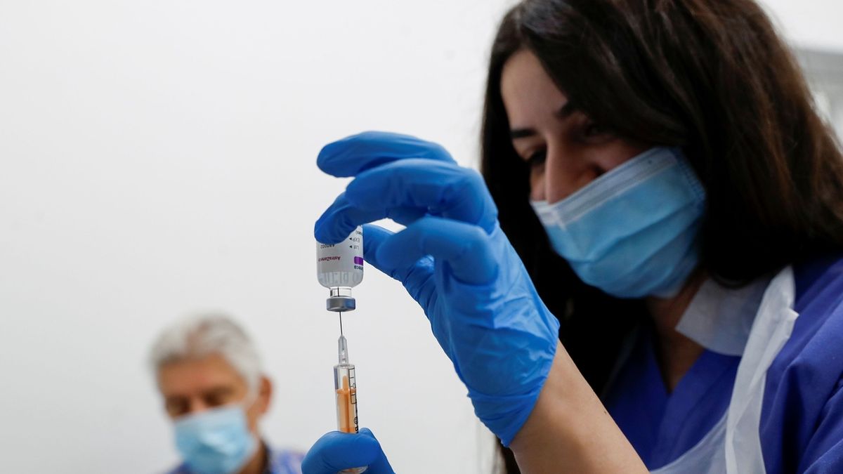 Očkování vakcínou o firmy AstraZeneca