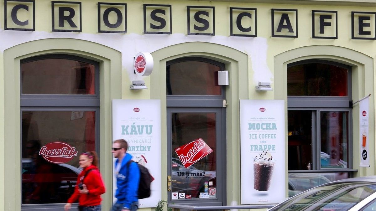 Řetězec CrossCafe zavírá pět poboček v Praze
