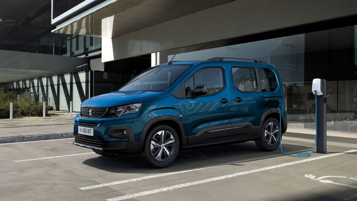 Peugeot odhaluje elektrický Rifter, je předposledním ze sourozenců
