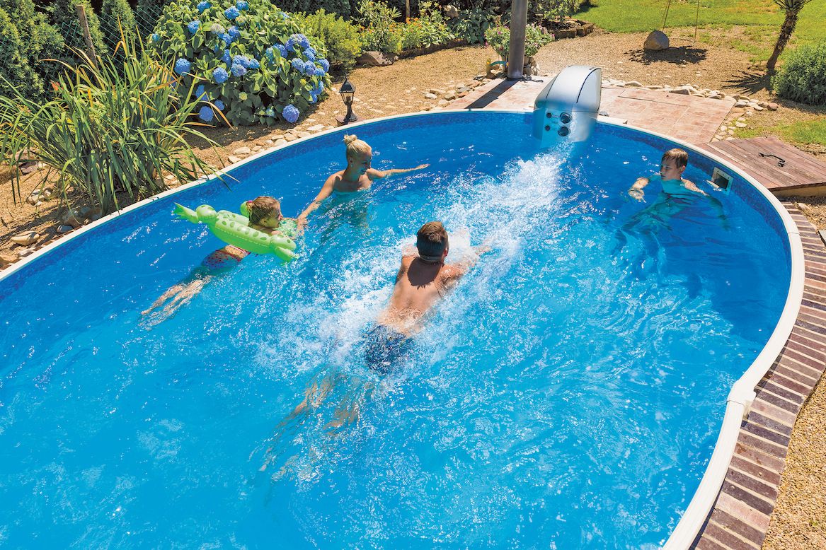 Oválný bazén patří mezi nejoblíbenější z řady Azuro Vario. Poskytuje dostatečnou délku vodní plochy, ale při tom na stranách bazénu zůstává dostatek místa. Bazén může být jako nadzemní, částečně nebo téměř úplně zapuštěný do země. 