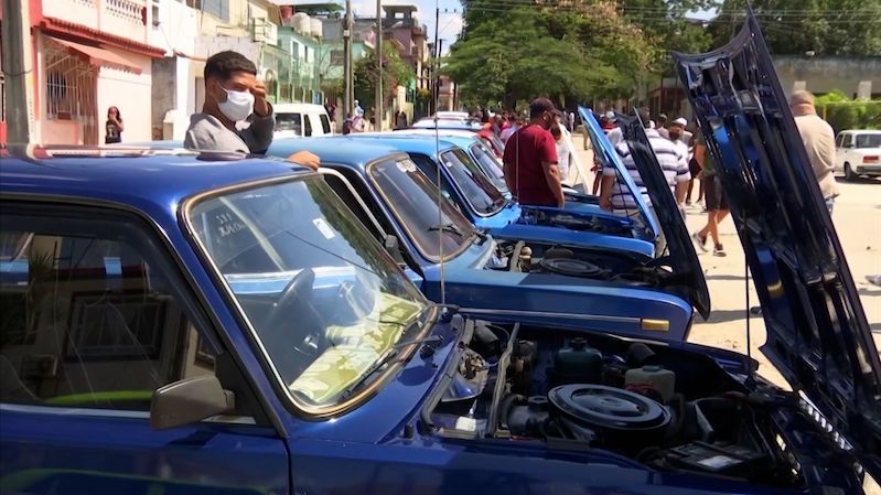 Kubánský Lada klub oslavuje sovětská auta, přestože jsou z nouze ctností