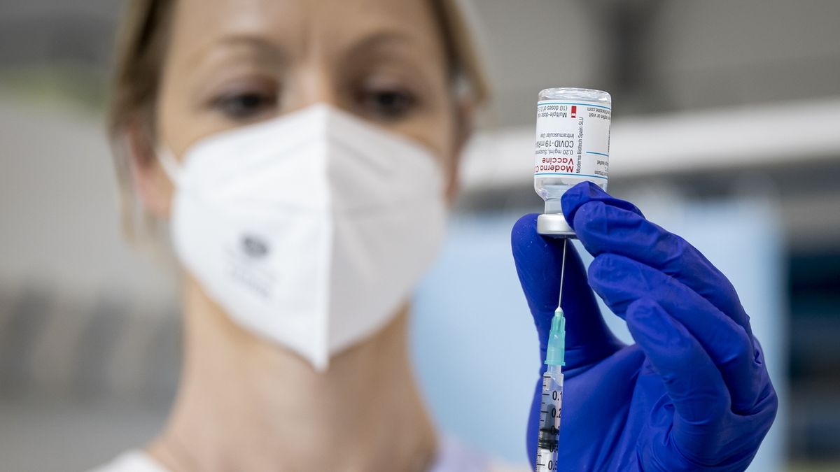 SÚKL: Za týden přibyla tři podezření na úmrtí po očkování proti covidu-19