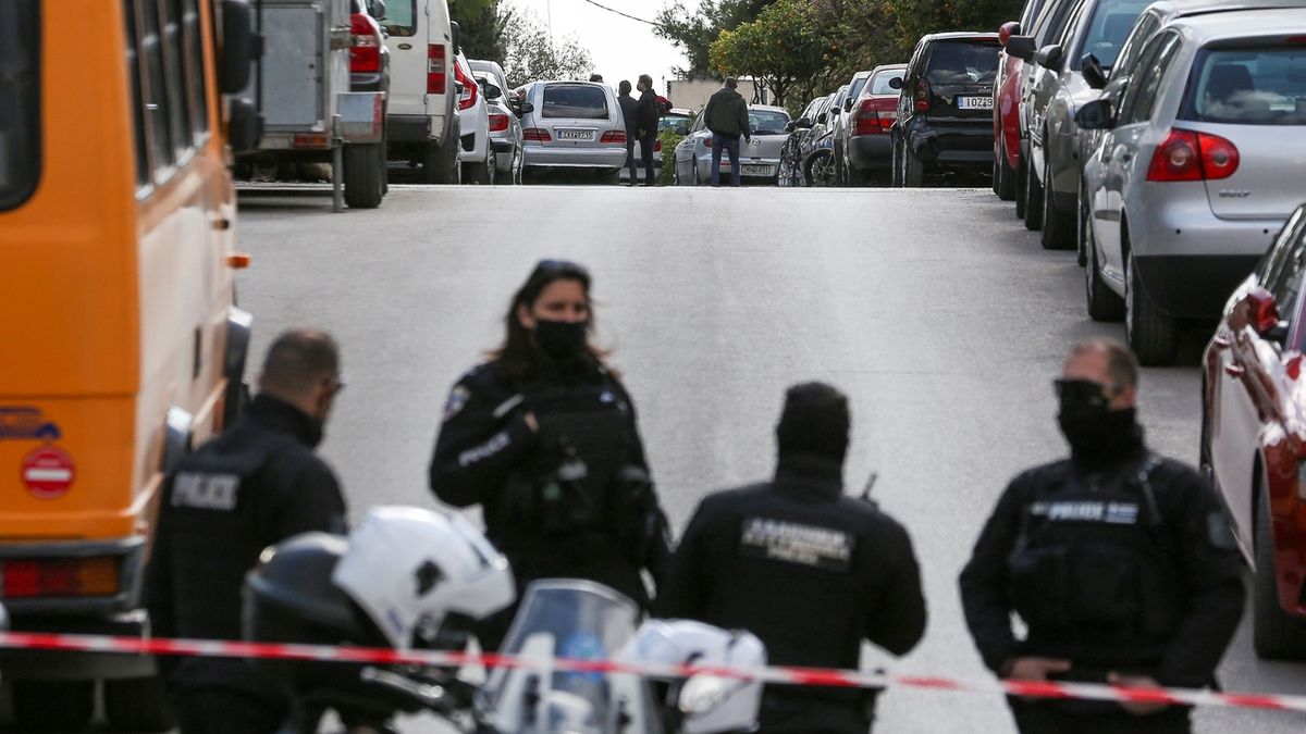 Kněz v Řecku zaútočil na biskupy kyselinou, deset lidí skončilo v nemocnici