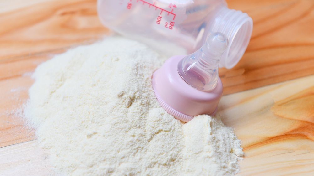 V Německu zemřel novorozenec kvůli kontaminovanému mléku