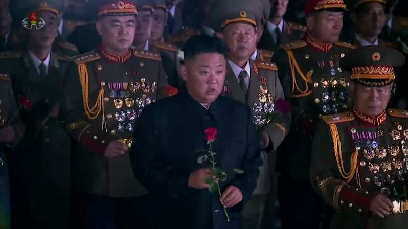 Kim uctil oběti války v noci. Není jasné proč
