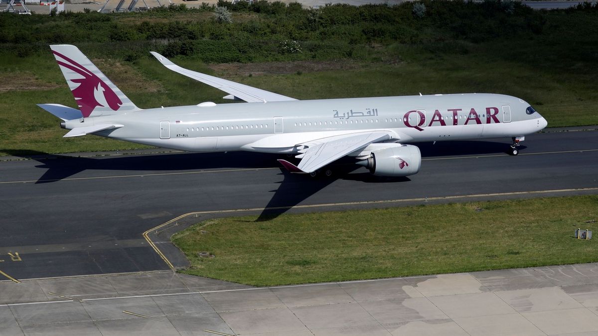 Třináct Airbusů Qatar Airways nesmí létat kvůli nedostatkům na trupu letadel