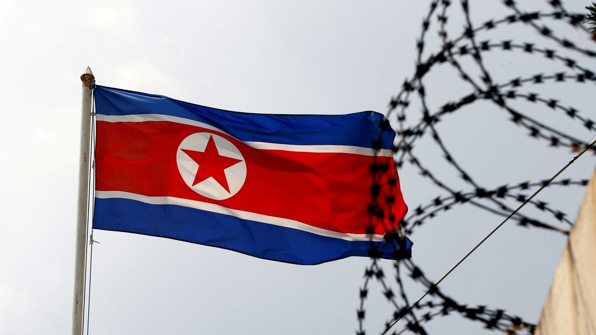 Severní Korea kvůli hladu uvolňuje zásoby rýže z armádních skladů