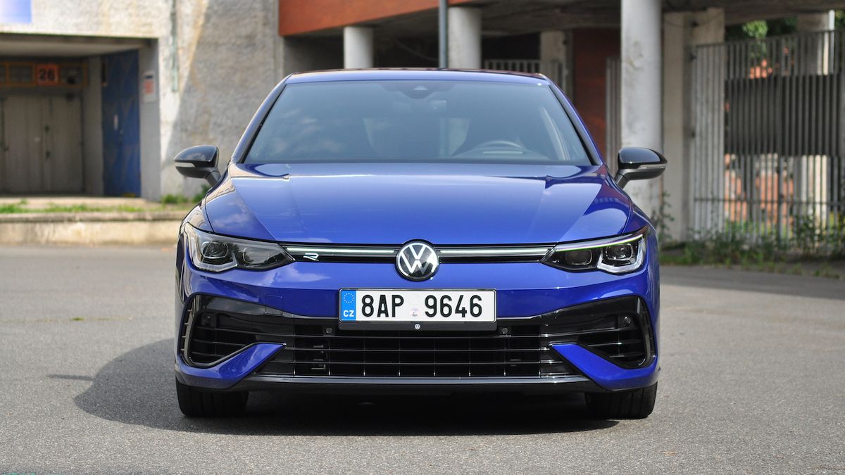 Příští generace Volkswagenu Golf má být levným elektromobilem