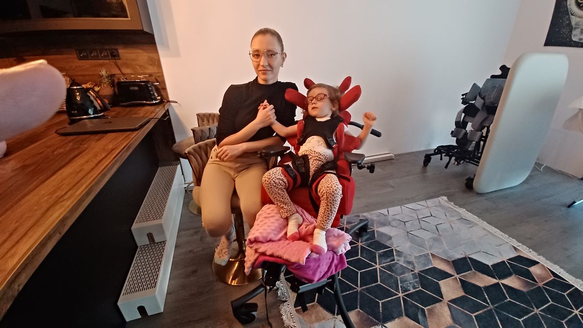 Sofinka má dědičné onemocnění, o kterém se mnoho neví. Nejistota je pro její matku deprimující