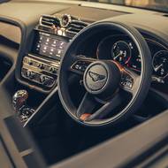 Bentley Bentayga v unikátní edici Private White V.C.