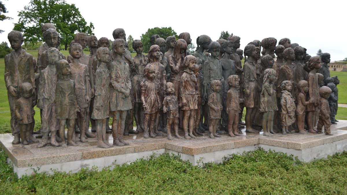 Lidický památník dětských obětí je v havarijním stavu, vyhlásil sbírku