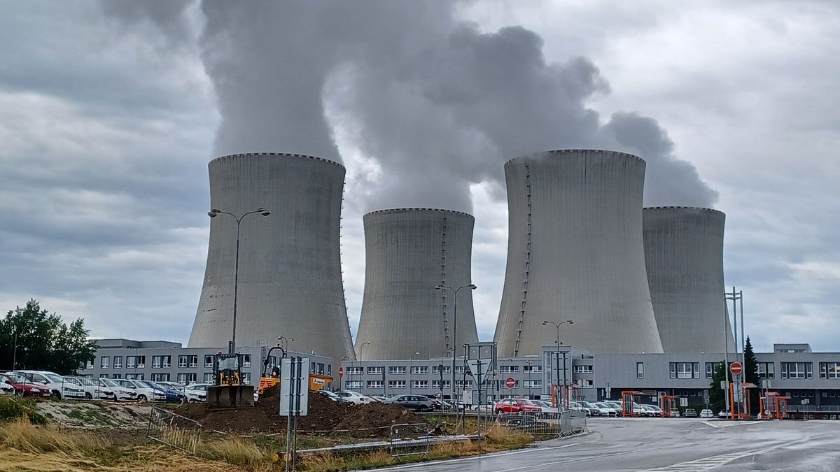 Výroba i spotřeba elektřiny v pololetí meziročně klesly