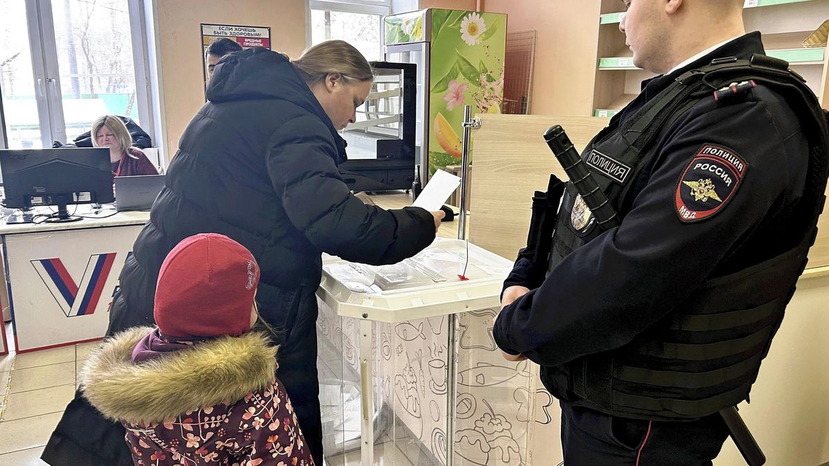 Výsledky po sečtení 99 procent hlasů v ruských volbách. Protikandidáti Putina se nepřehoupli přes pět procent