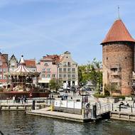 Kolotoč na nábřeží při návštěvě s dětmi nelze vynechat.