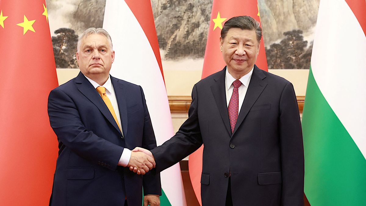 Orbán je v Číně. Bude jednat se Si Ťin-pchingem