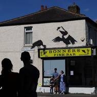 Umělec Banksy vytvořil v Londýně během týdne sedm děl.