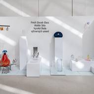 V rámci skupinové instalace Ateliéru skla Vysoké školy výtvarných umění v Bratislavě se představili studenti Jakub Sojka, Natalie Lehnertová, Zuzana Kováčiková, Martin Jurík, Pavla Pšenicová, Zuzana Gállyová a Pavlína Šváchová.