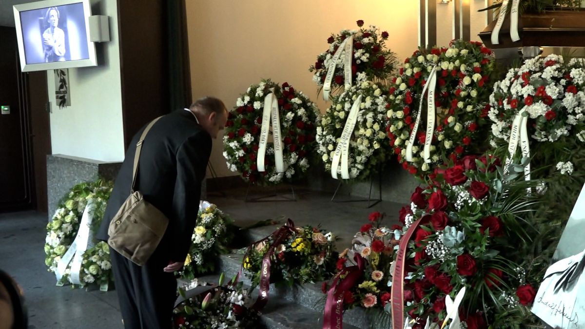 Rodina, kolegové i veřejnost se rozloučili s Rudolfem Jelínkem