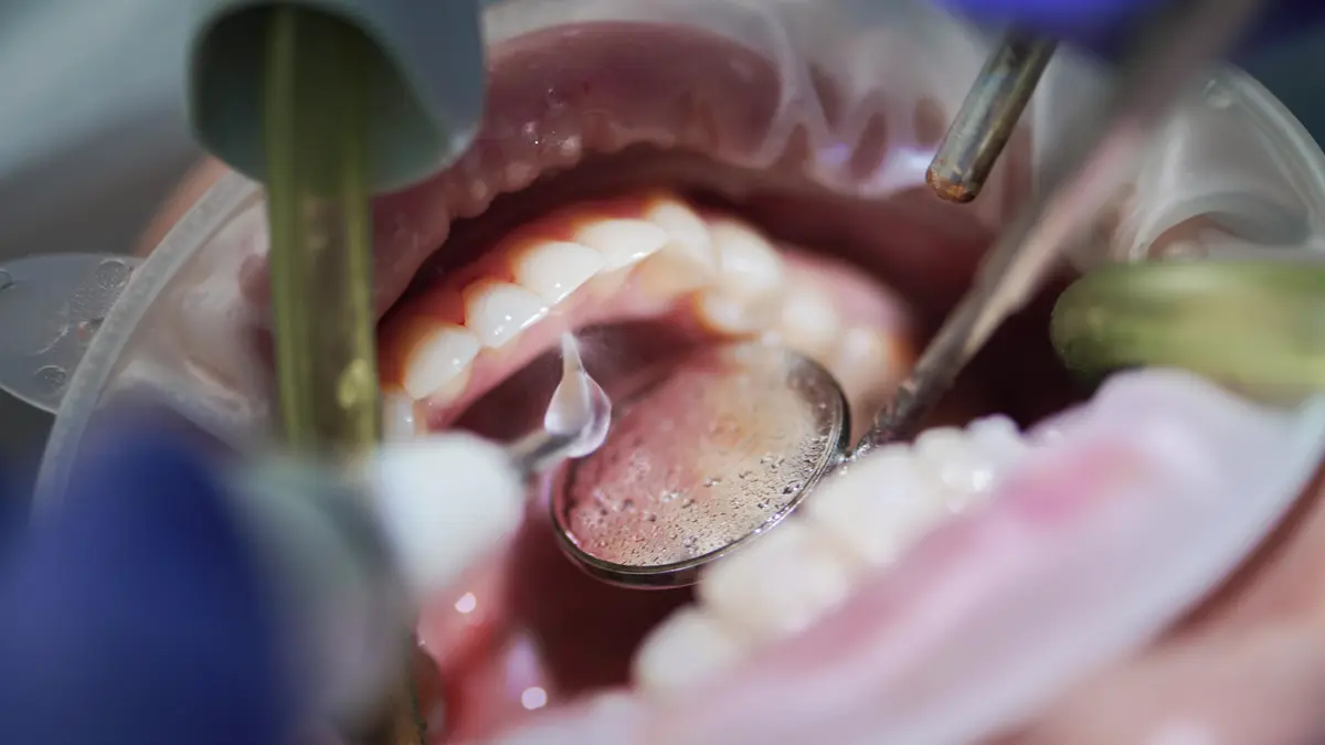 Mladá zubařka dostane milionovou dotaci, aby zachránila pacienty v Děčíně