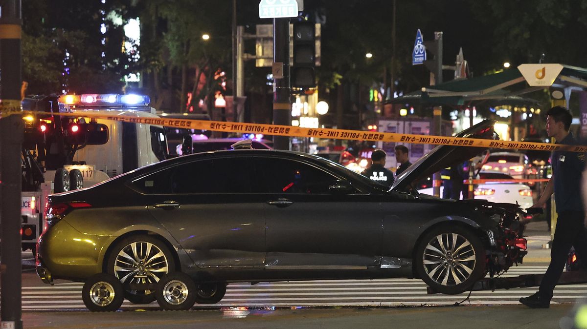 Auto v Soulu smetlo chodce, nejméně devět mrtvých