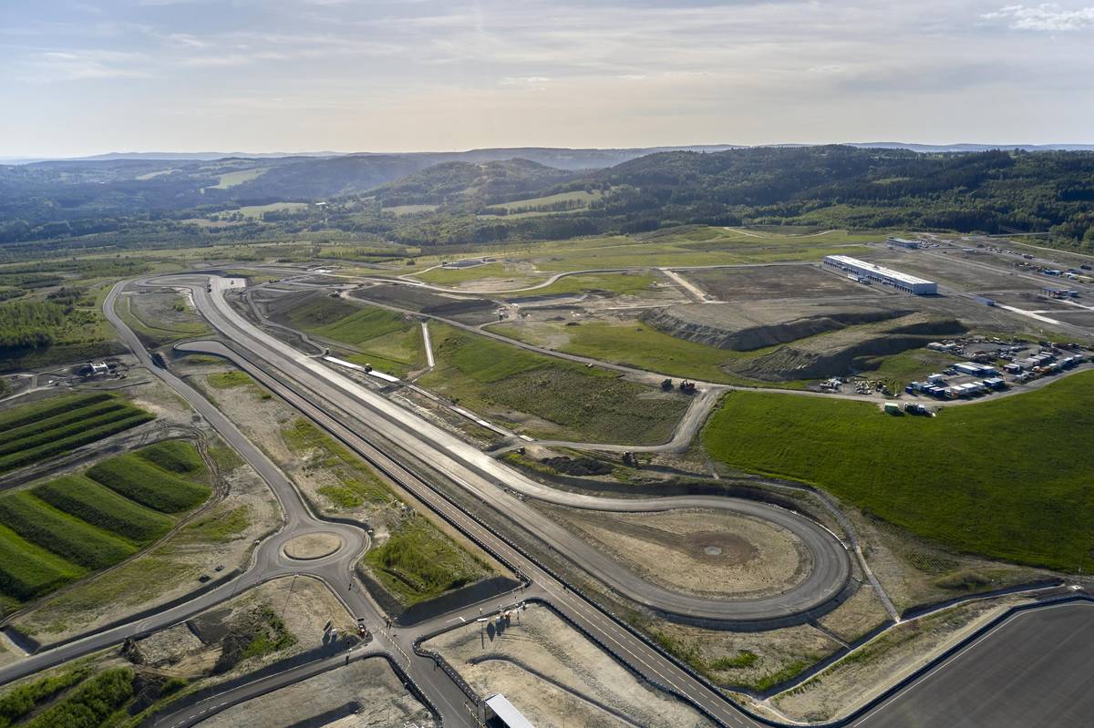 Testovací centrum BMW v Sokolově funguje už rok.