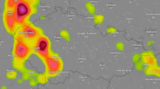 Do Čech odpoledne dorazí silné bouřky, varovali meteorologové