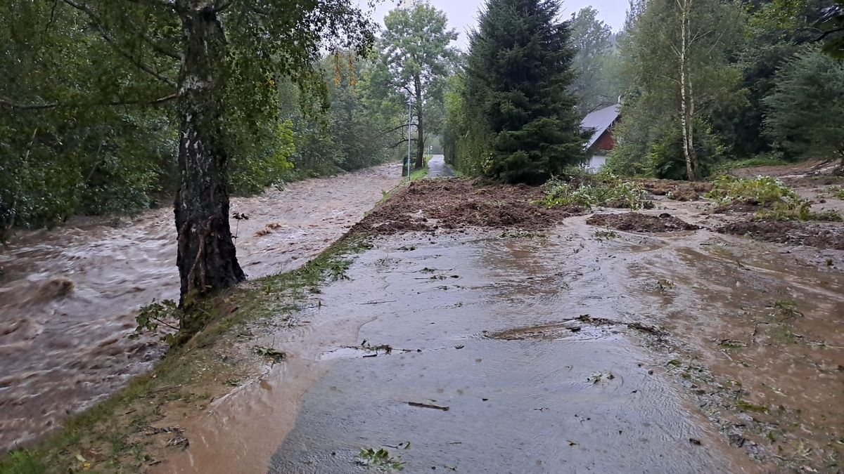 V Polsku našli v řece Bělé lidské pozůstatky, jde zřejmě o pohřešovaného po povodních na Jesenicku