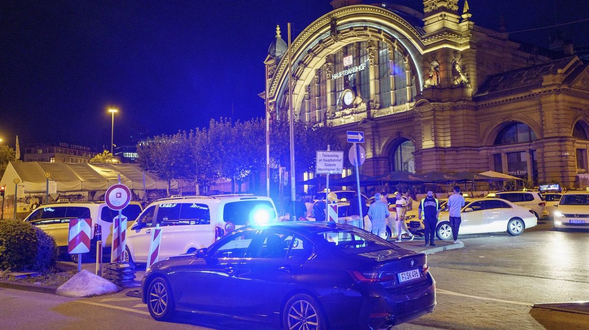 Smrtelná střelba na nádraží ve Frankfurtu. Policie zadržela občana Turecka