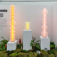 Studio Bulba, které založil Kajetan Luteracki, se zaměřuje na navrhování a výrobu osvětlení interiérů. Letos zaujaly jeho modulární lampy Blamps.