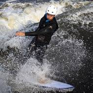 Vlna se nemusí lovit, je stále stejná a není záludná. A proto je také bezpečná