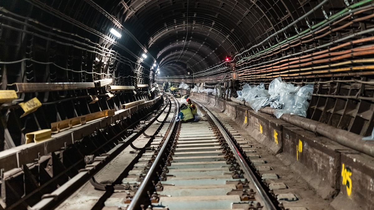 Část linky A pražského metra čeká o víkendu výluka