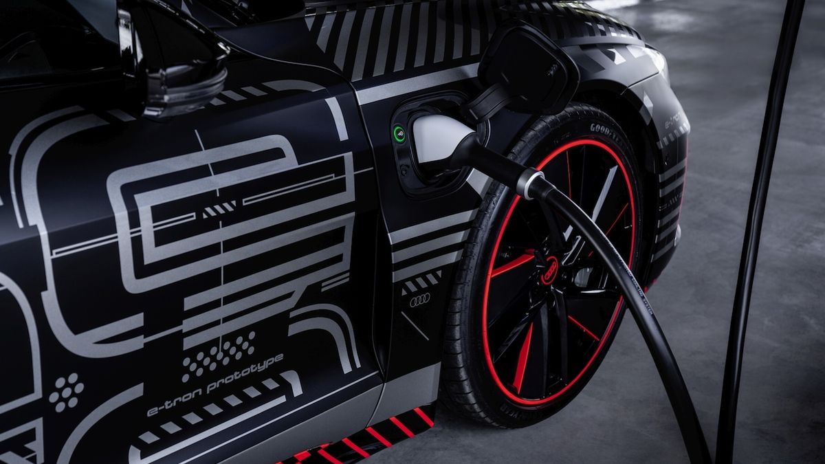 Audi Q6 e-tron dorazí příští rok