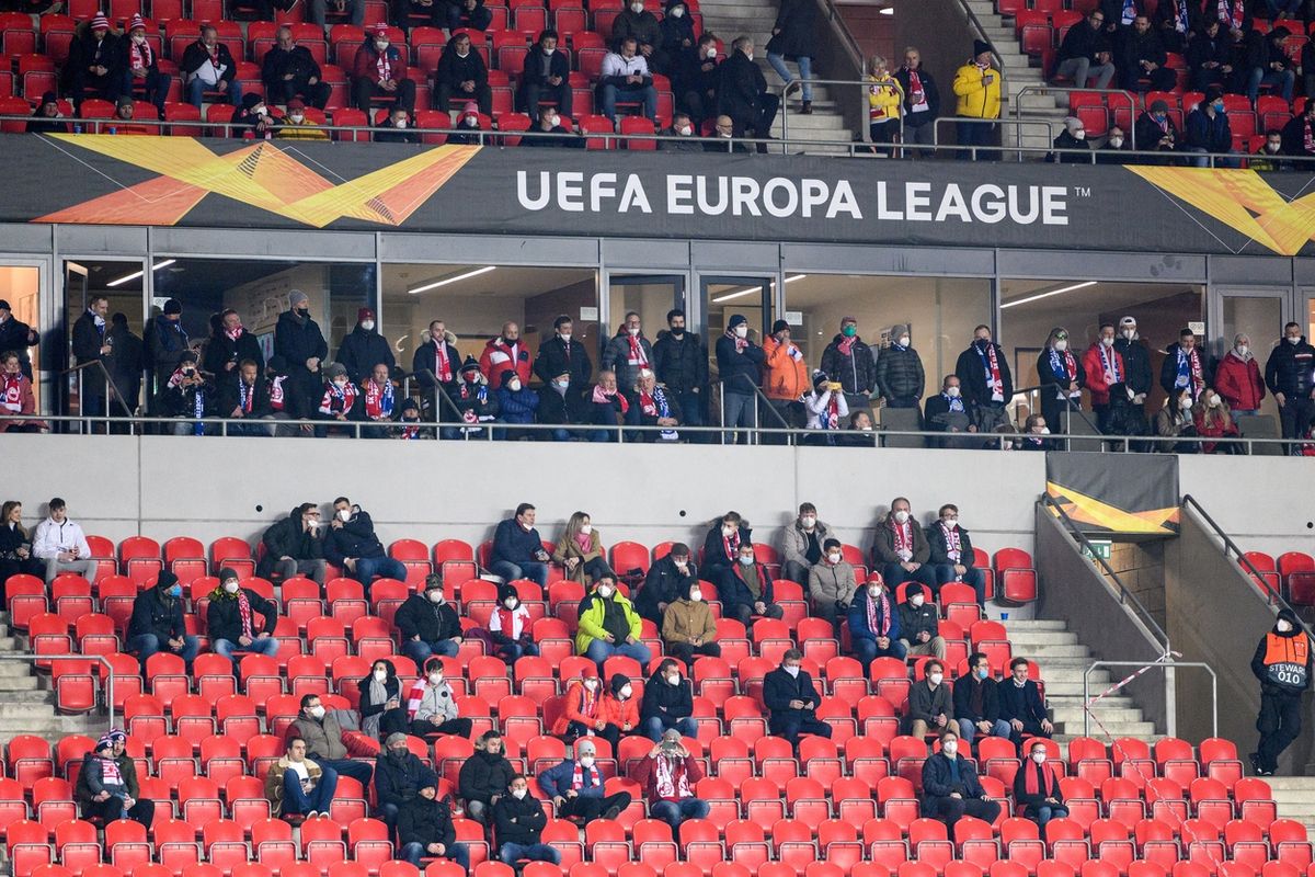 Fanoušci, partneři klubu během utkání prvního kola vyřazovací části Evropské Ligy, Slavia Praha - Leicester City, hrané 18. února 2021 v Praze.