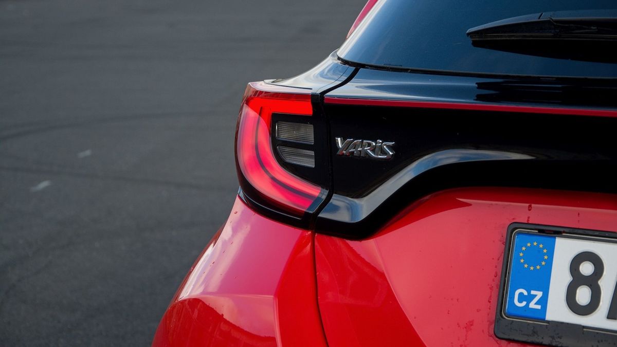 Mazda 2 příští generace bude převlečenou Toyotou Yaris