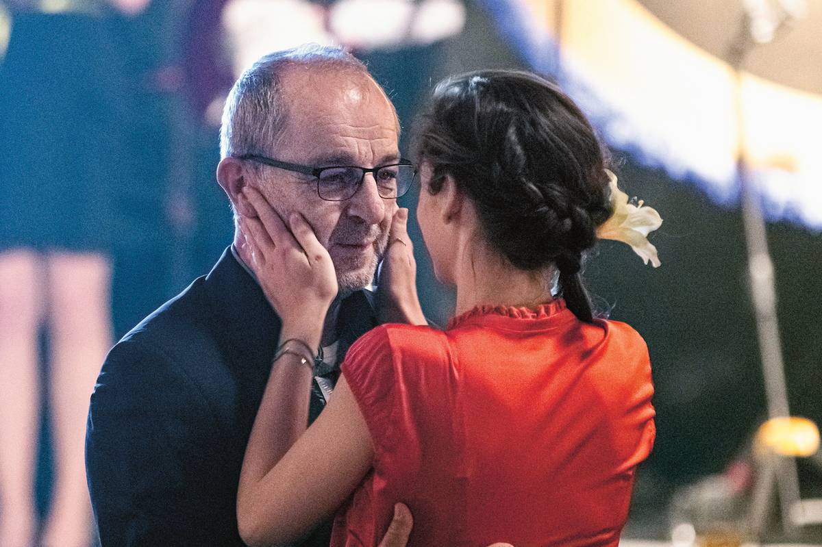 Oporou svojí dceři, které zaměnili v porodnici syna, je v seriálu Kukačky.