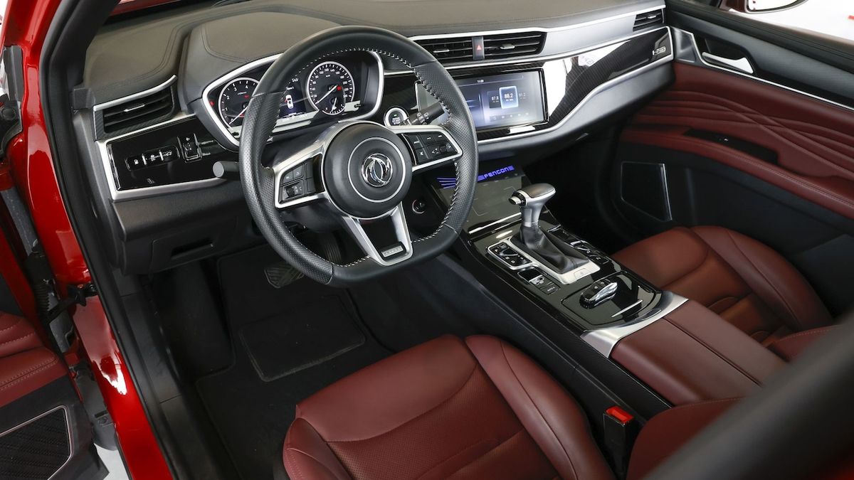 Záchod v sedadle řidiče. Značka Seres překvapila svým patentem