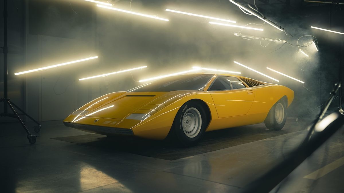 Lamborghini znovu vyrobilo koncept původního Countach, který byl sešrotován