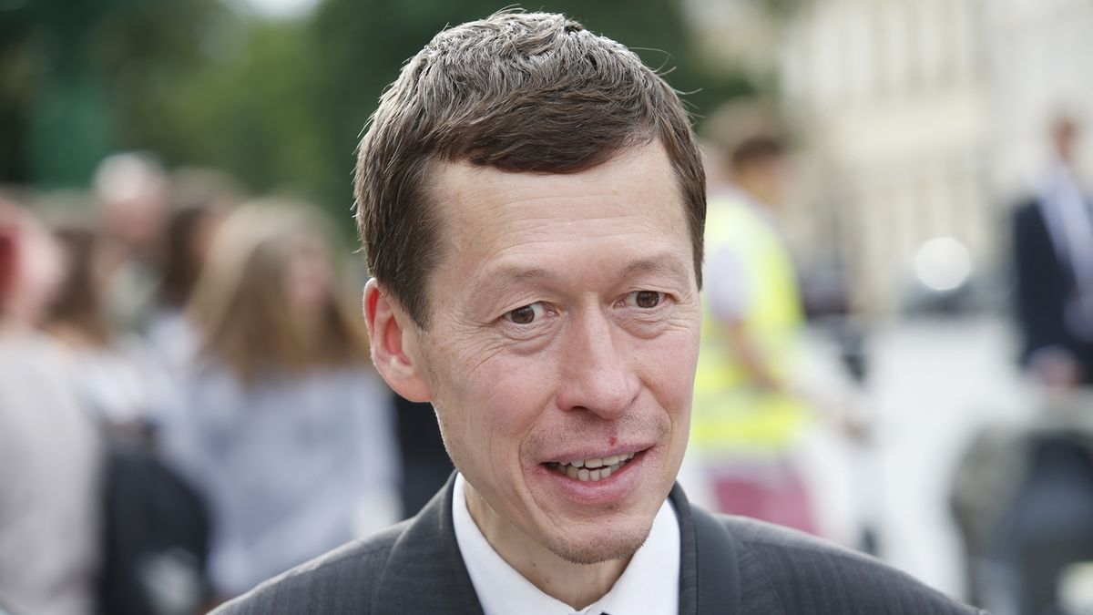 Hayato Okamura chce do europarlamentu. Lidovci by ale přišli o mandát ve Sněmovně i o peníze