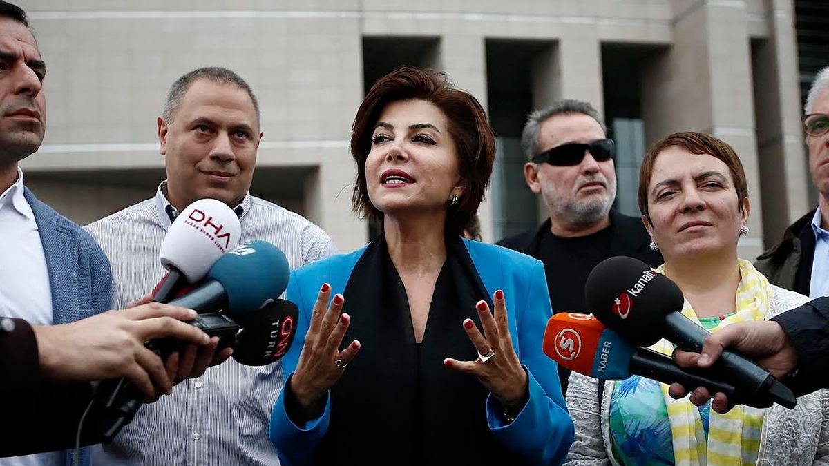 Turecký soud poslal do vazby známou novinářku kvůli údajné urážce prezidenta